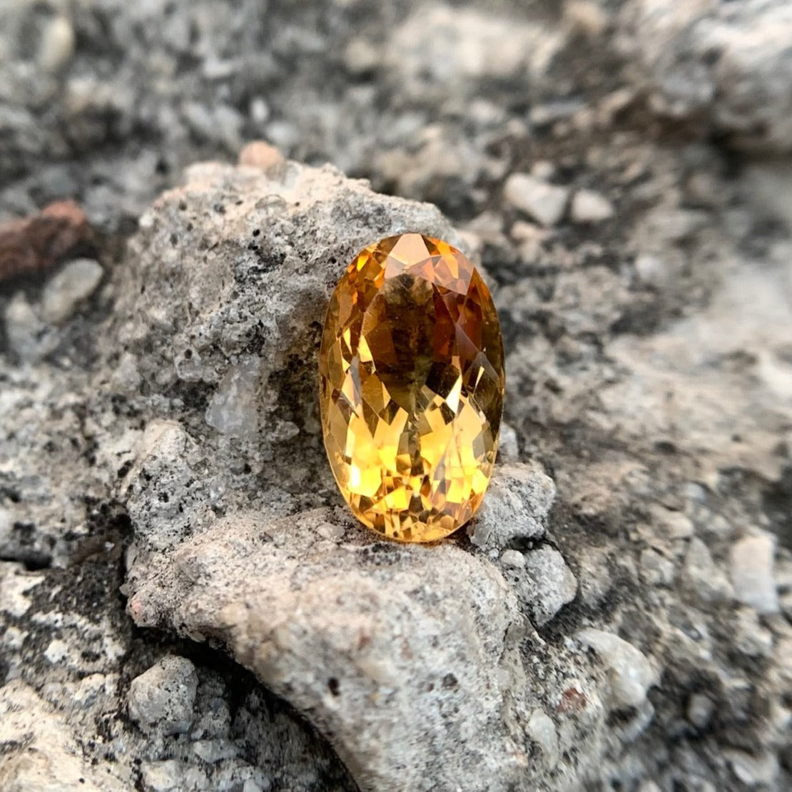 Natural Citrine - 4.90 Carat/5.44 Ratti