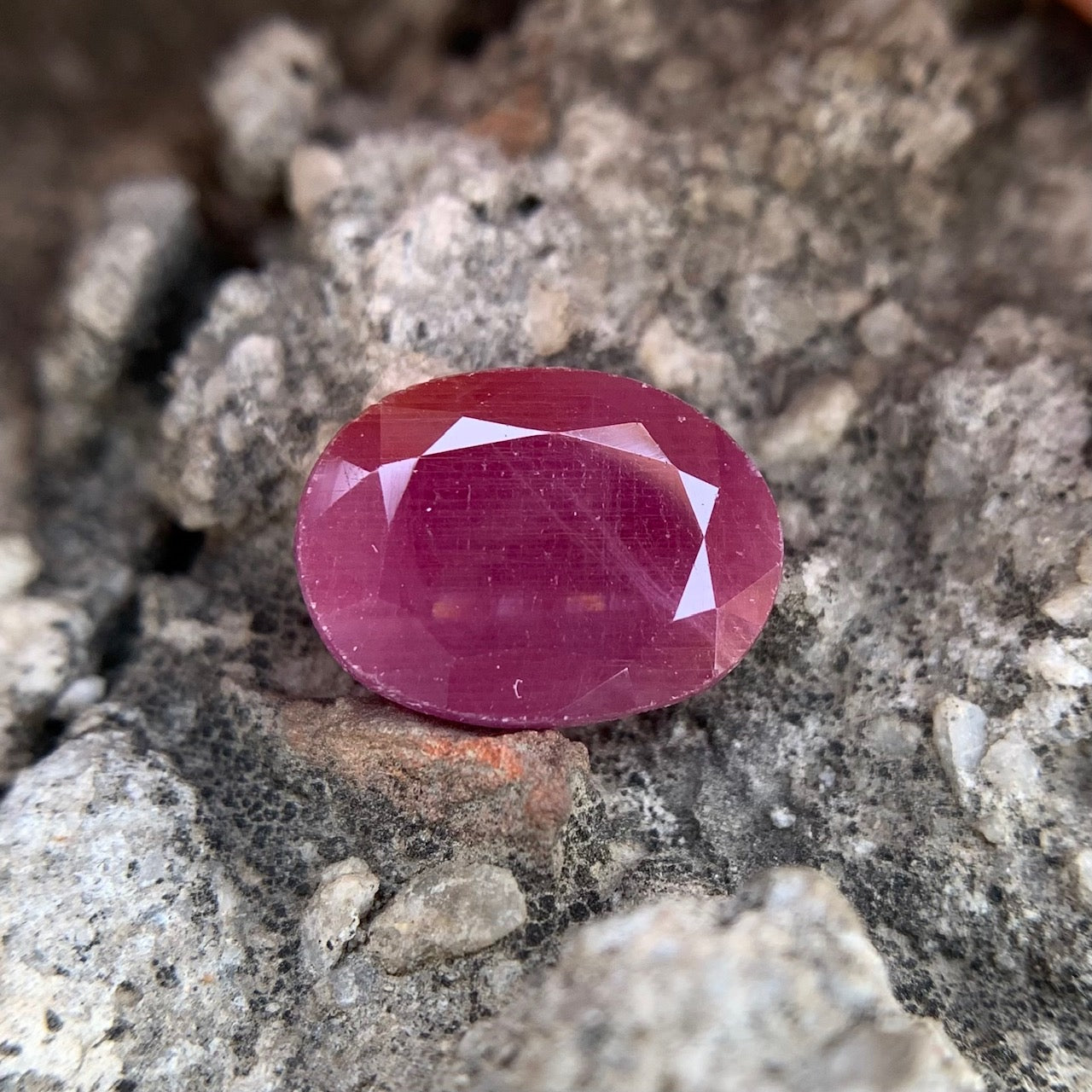 Natural Ruby - 5.20 Carats/5.77 Ratti