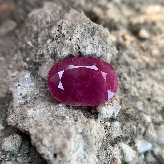 Natural Ruby - 5.30 Carats/5.88 Ratti