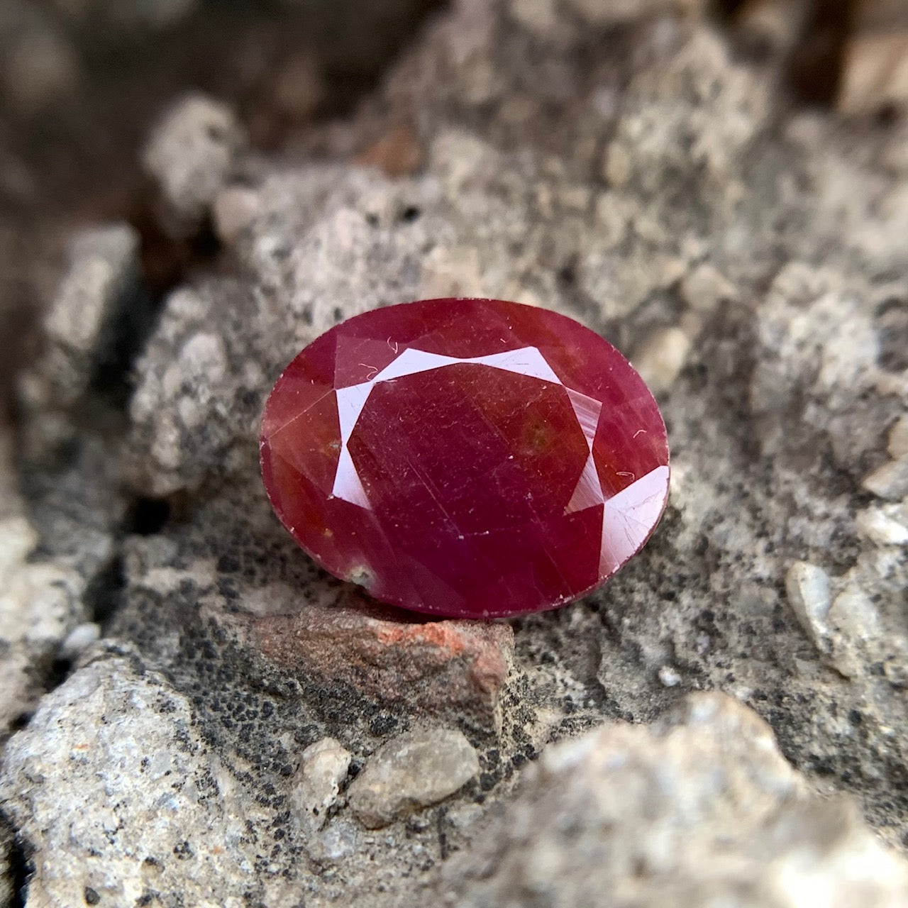 Natural Ruby - 6.10 Carats/6.78 Ratti