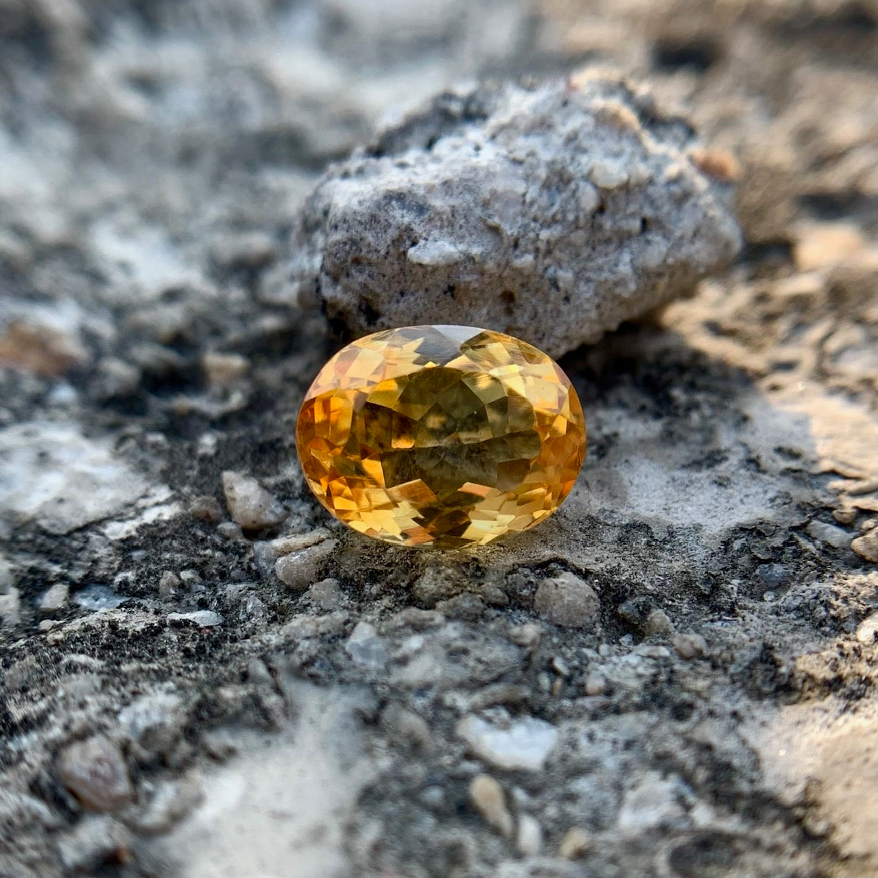 Natural Citrine - 3.45 Carat/3.83 Ratti