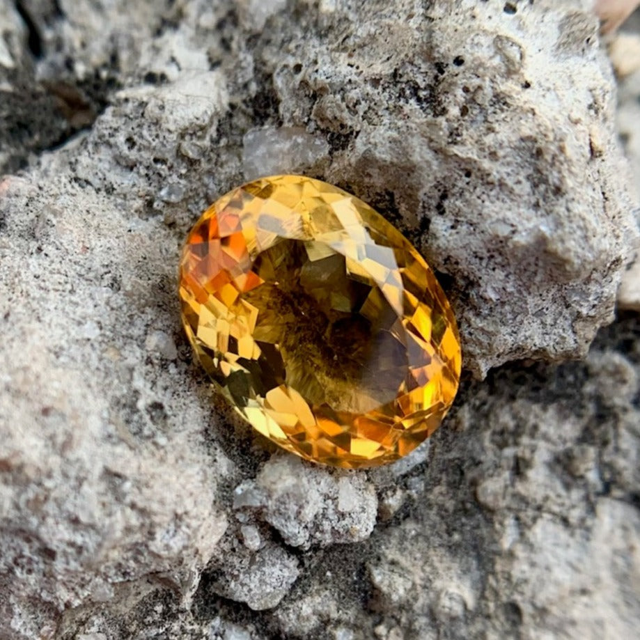 Natural Citrine - 4.44 Carat/4.93 Ratti