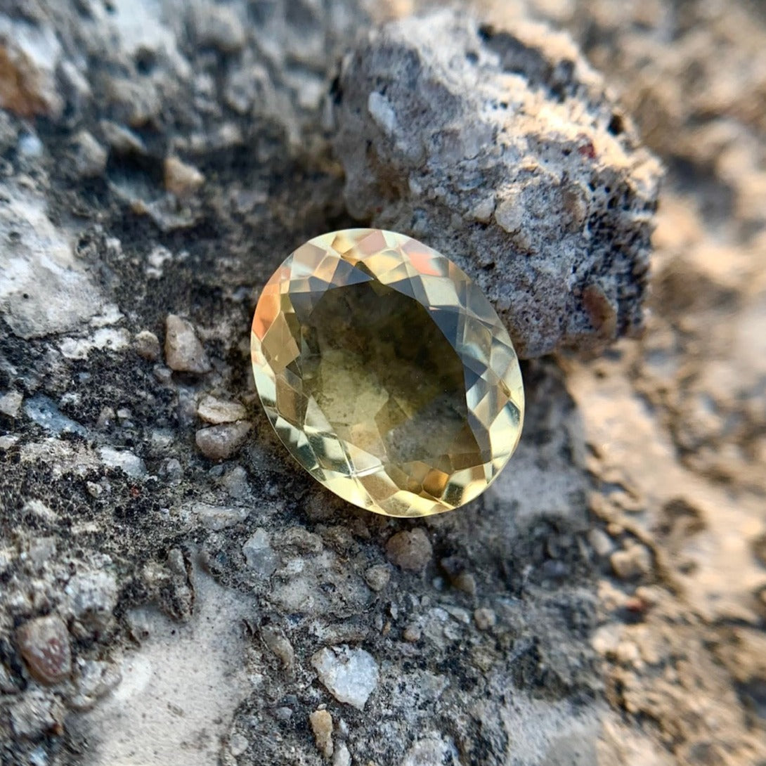 Natural Citrine - 4.80 Carat/5.33 Ratti