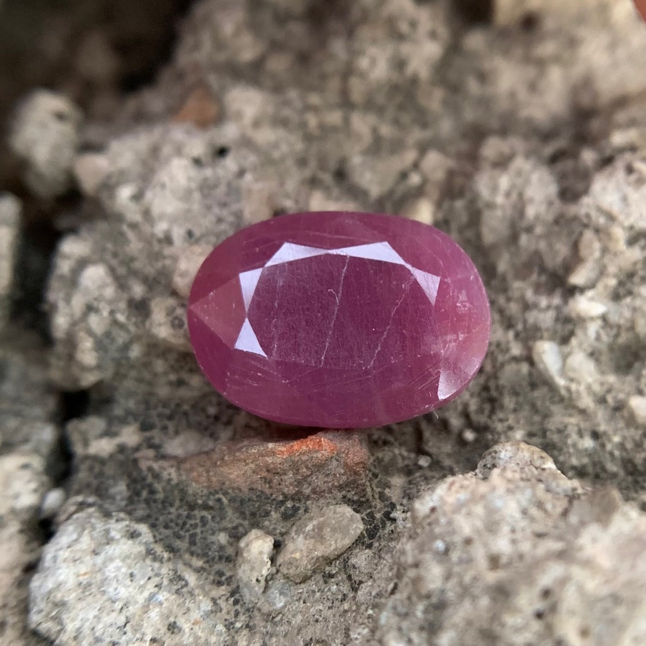 Natural Ruby - 6.35 Carats/7.05 Ratti