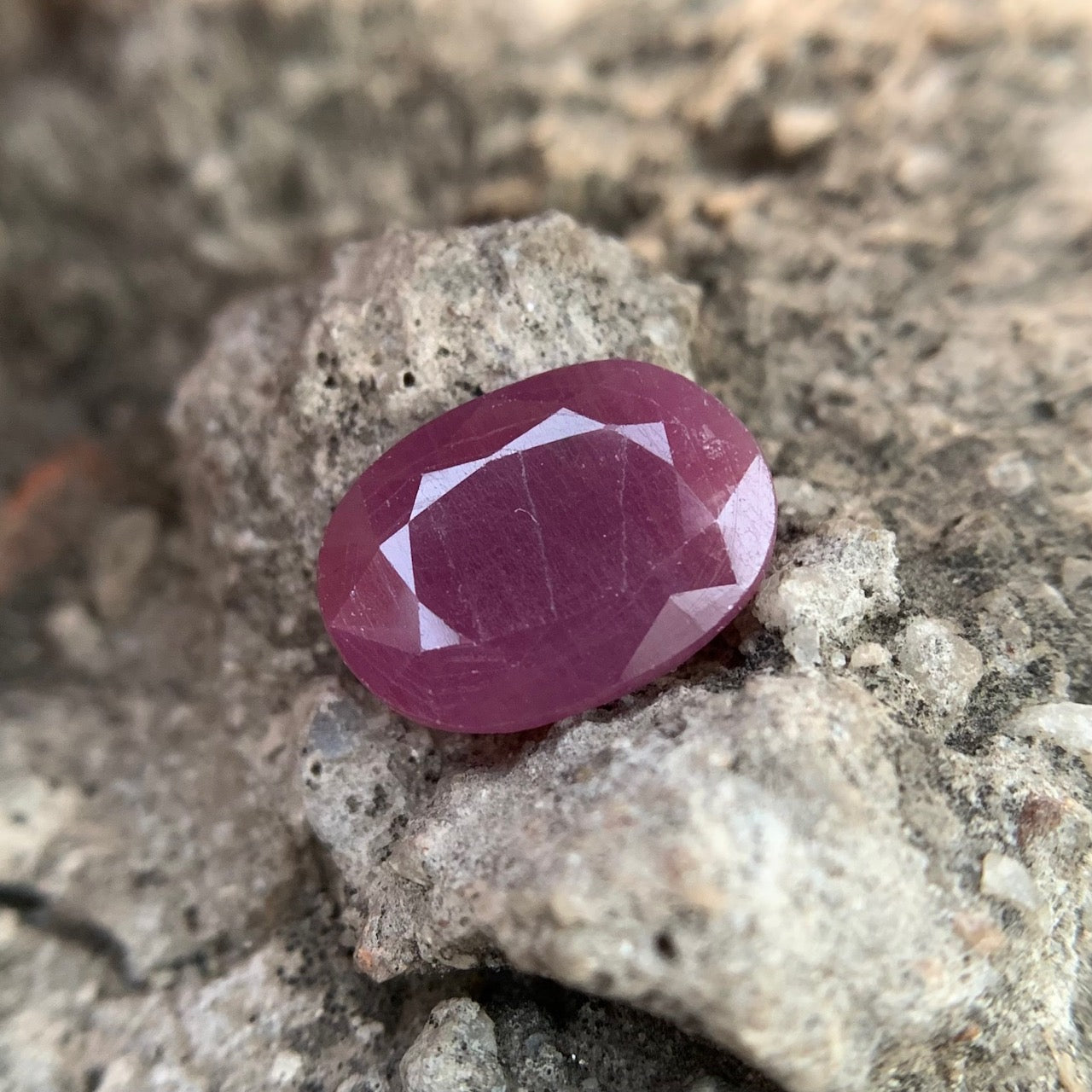 Natural Ruby - 6.35 Carats/7.05 Ratti