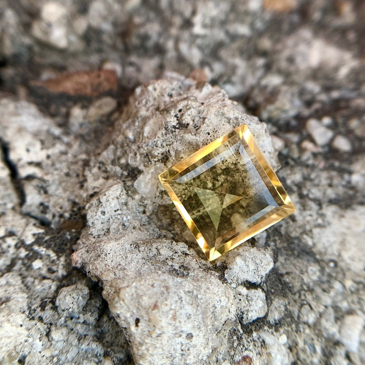 Natural Citrine - 3.33 Carat/3.69 Ratti