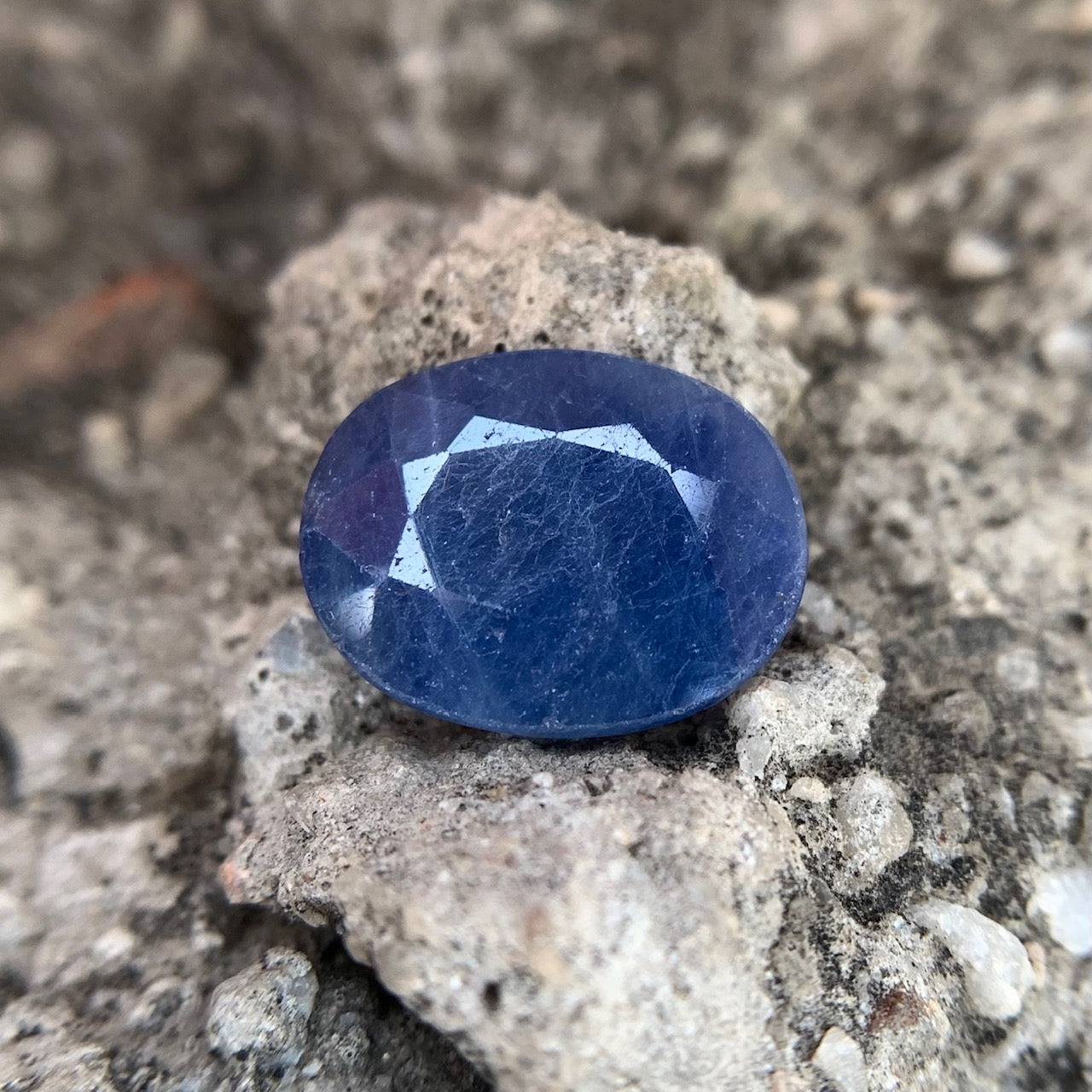 Natural Blue Sapphire - 7.45 Carats/8.27 Ratti