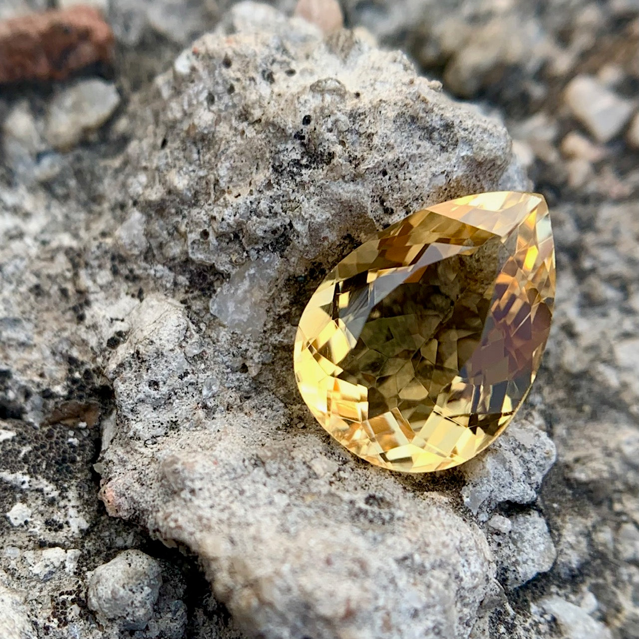 Natural Citrine - 4.44 Carat/4.93 Ratti