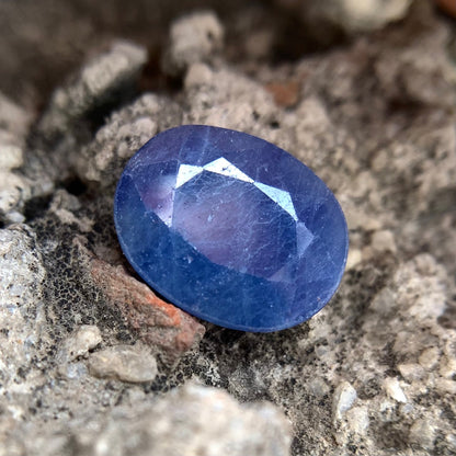 Natürlicher blauer Saphir – 7,45 Karat/8,27 Ratti