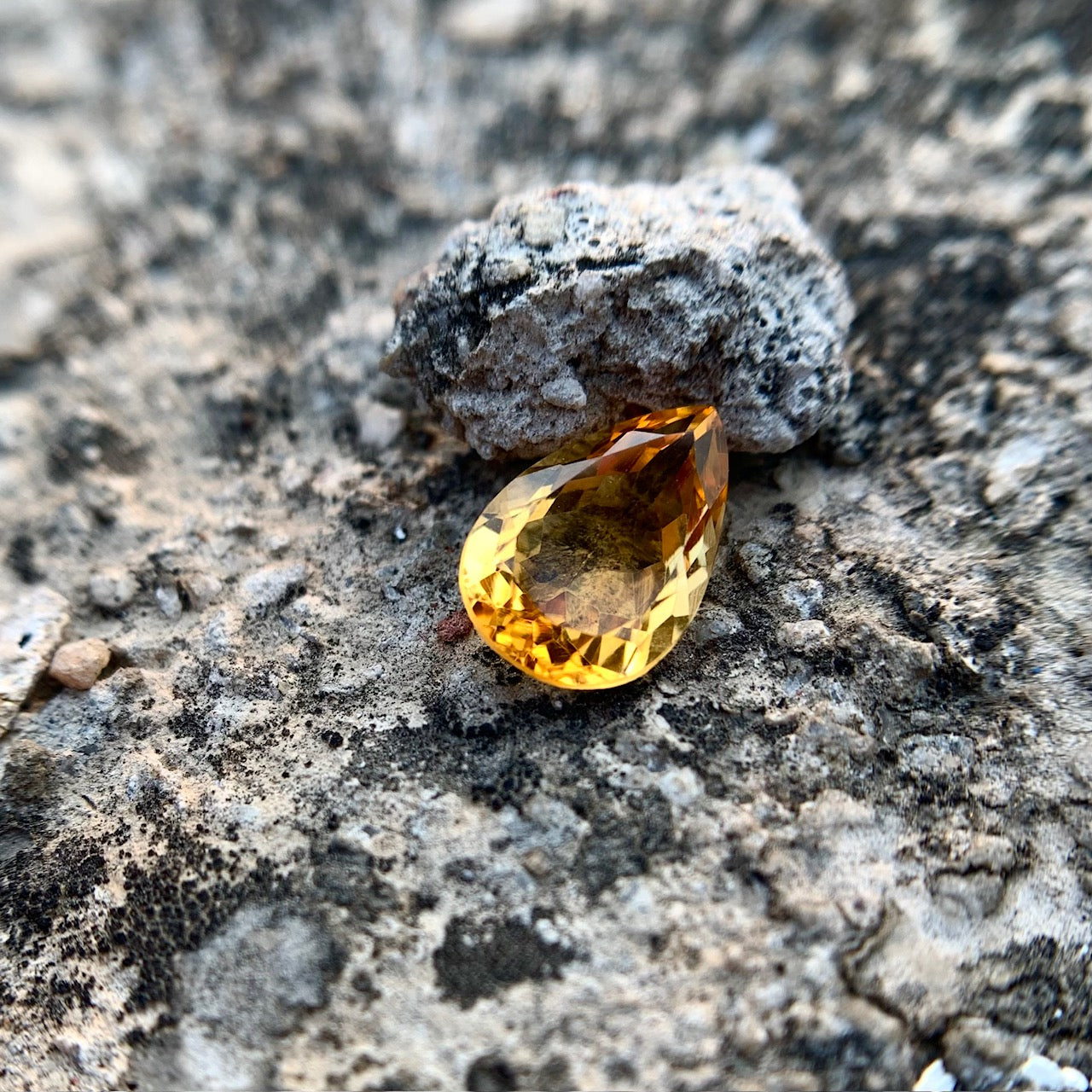 Natural Citrine - 3.33 Carat/3.69 Ratti