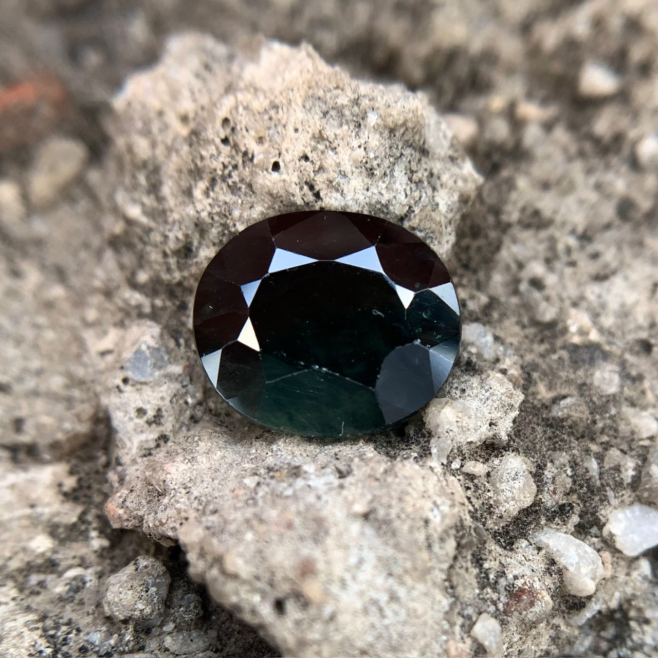 Natural Teal Sapphire - 6.80 Carats/7.55 Ratti