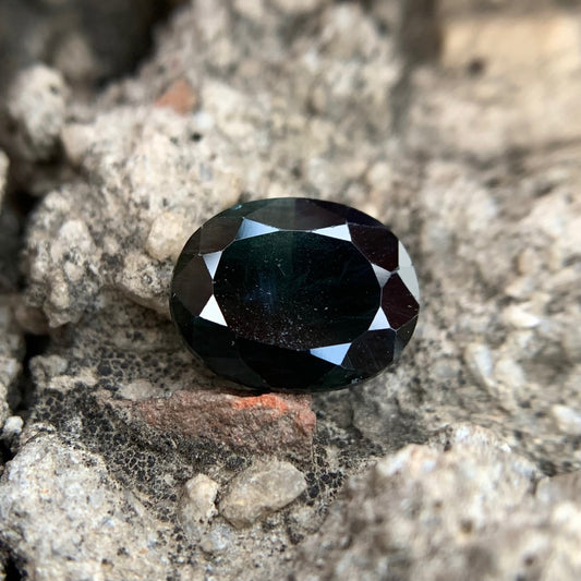 Natural Teal Sapphire - 5.80 Carats/6.44 Ratti