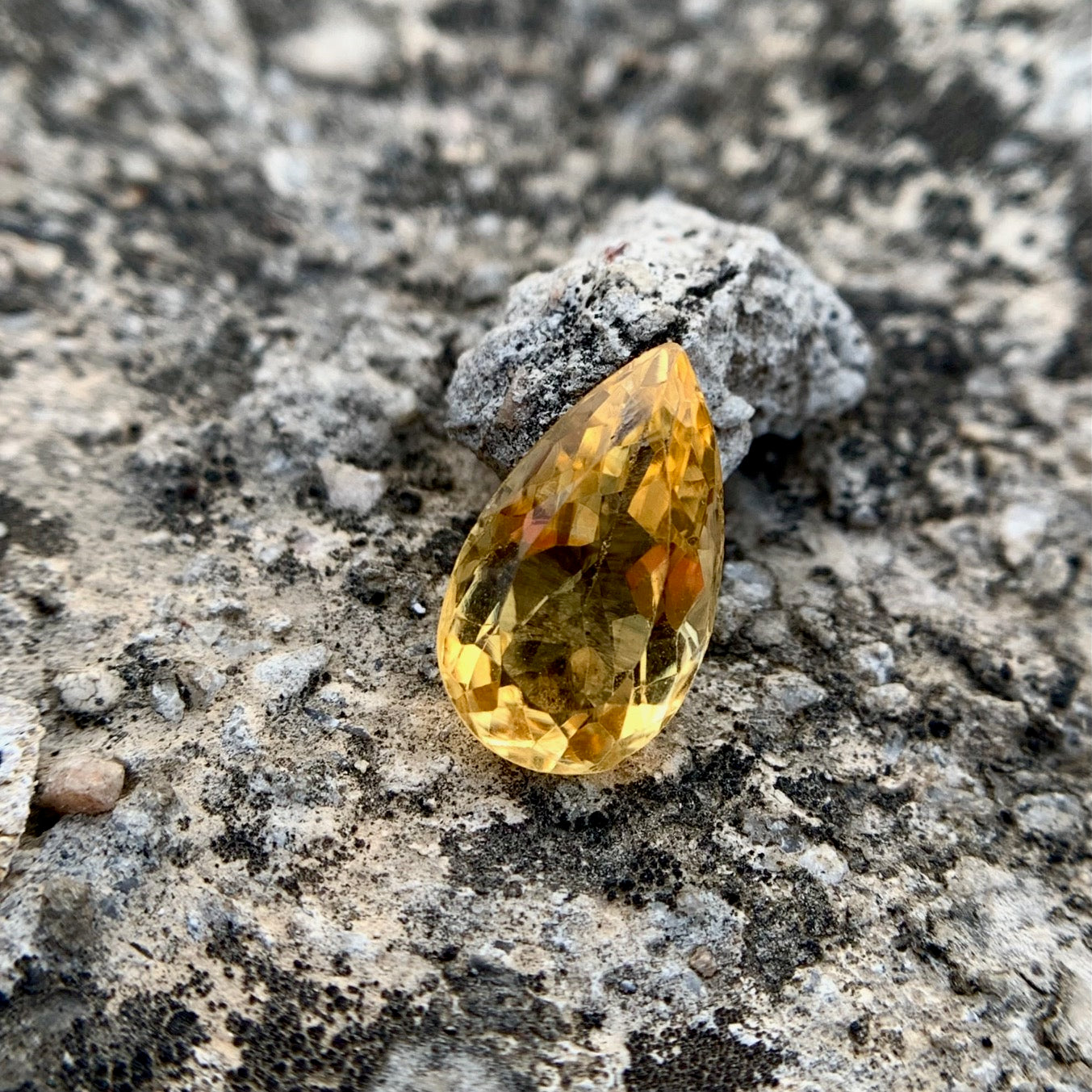 Natural Citrine - 5.08 Carat/5.64 Ratti