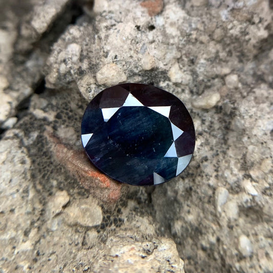 Natural Teal Sapphire - 4.45 Carats/4.94 Ratti