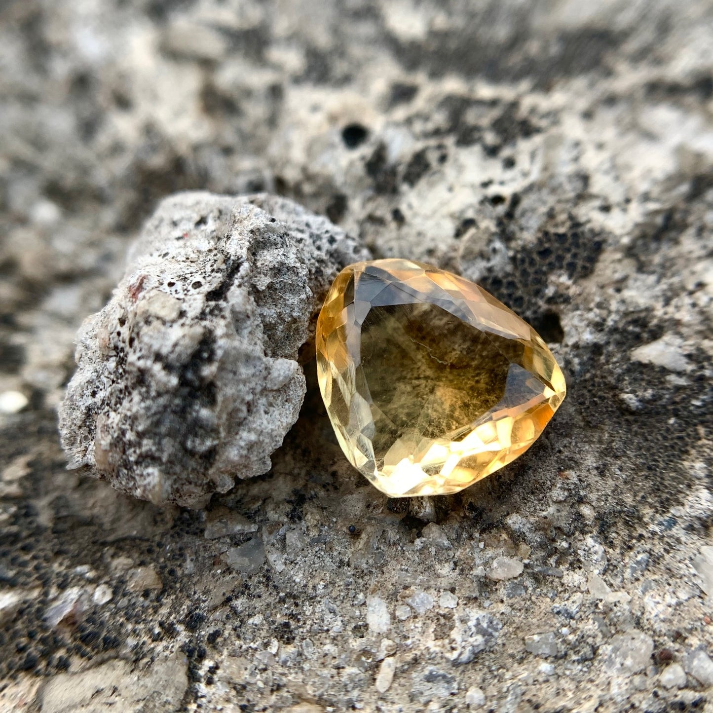 Natural Citrine - 2.00 Carat/2.22 Ratti