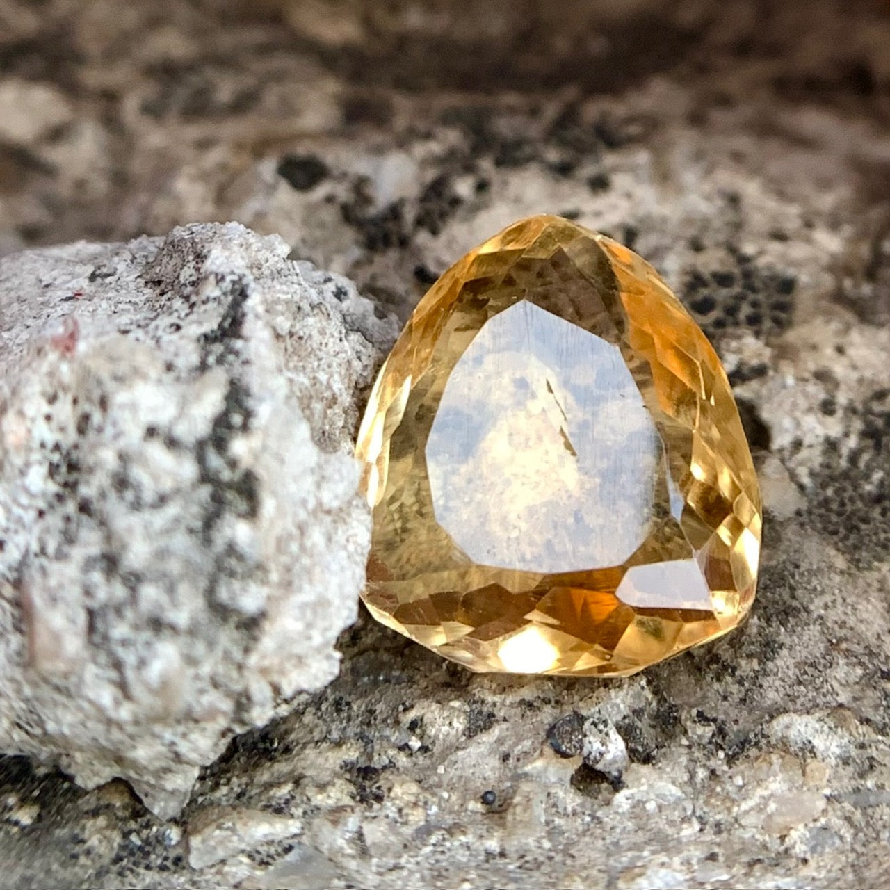 Natural Citrine - 2.00 Carat/2.22 Ratti