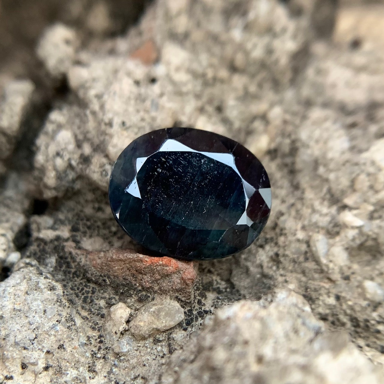 Natural Teal Sapphire - 6.10 Carats/6.77 Ratti