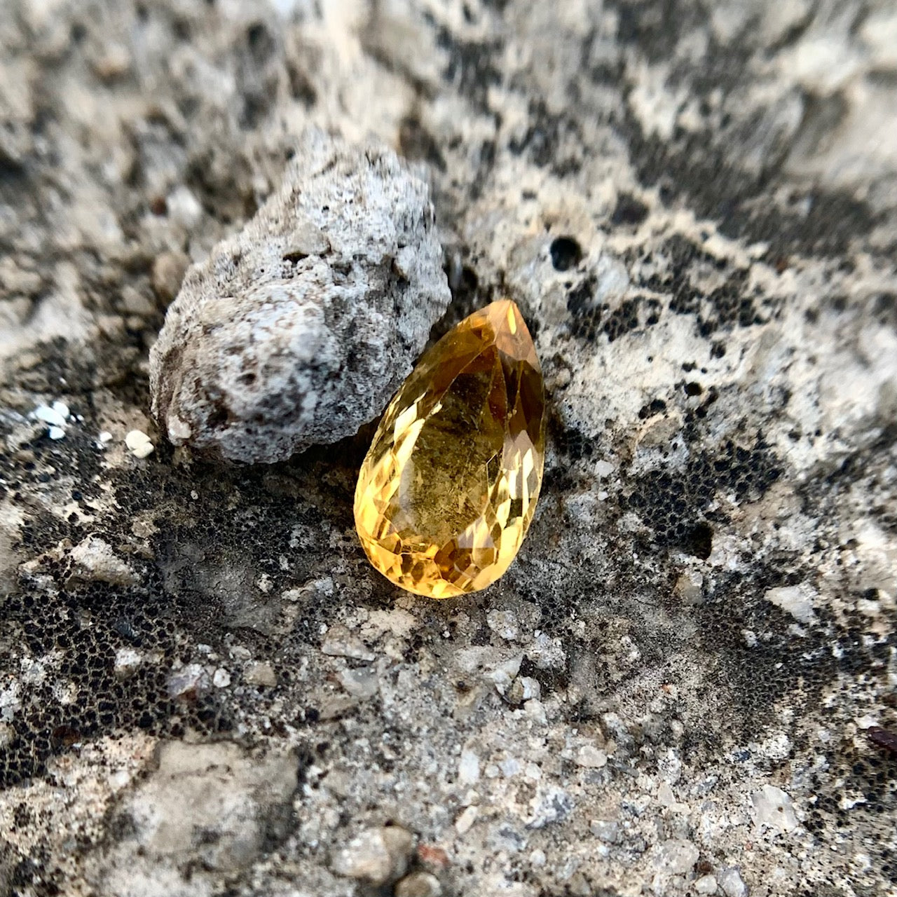 Natural Citrine - 4.85 Carat/5.38 Ratti