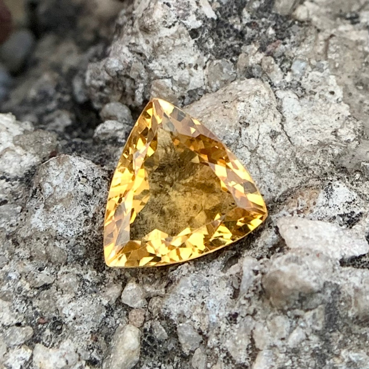 Natural Citrine - 2.70 Carat/3.00 Ratti