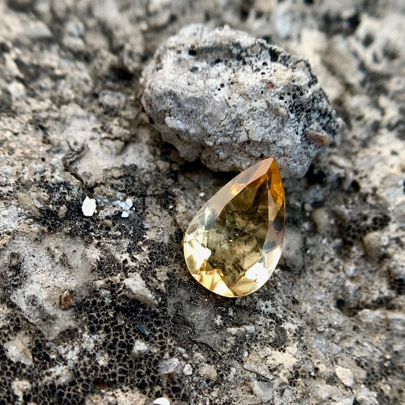 Natural Citrine - 2.73 Carat/3.03 Ratti