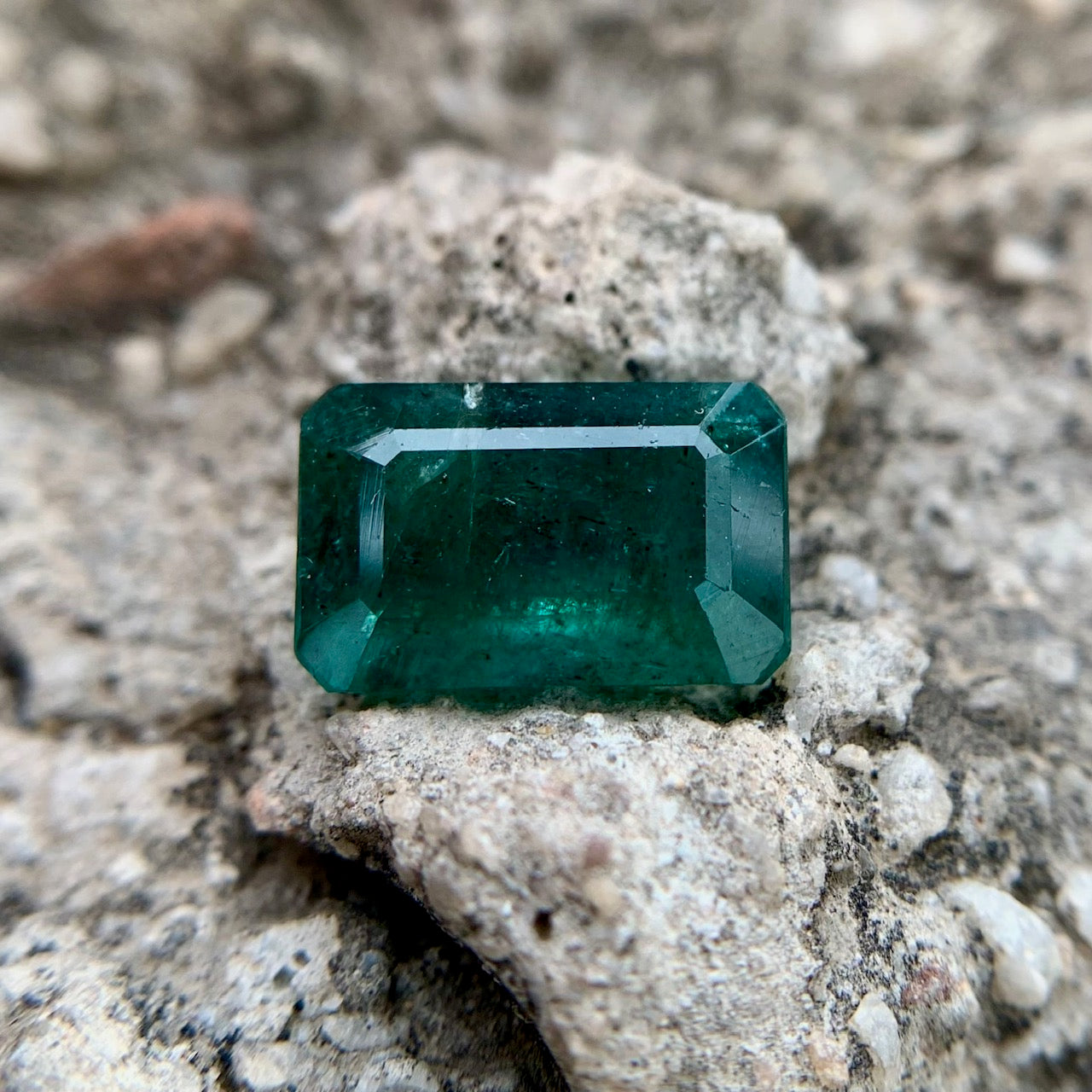 Natural Emerald - 7.25 carat/8.05 Ratti