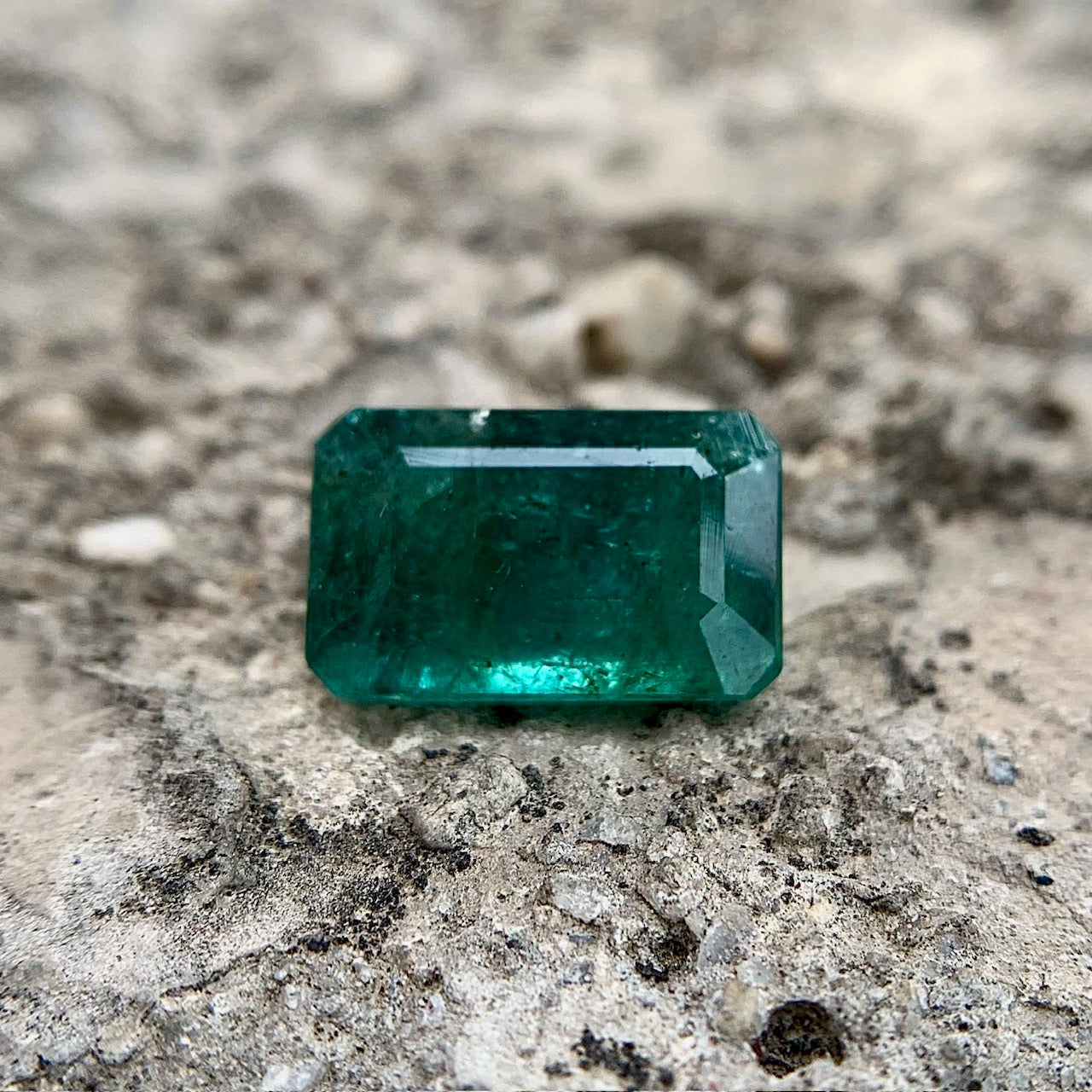 Natural Emerald - 7.25 carat/8.05 Ratti