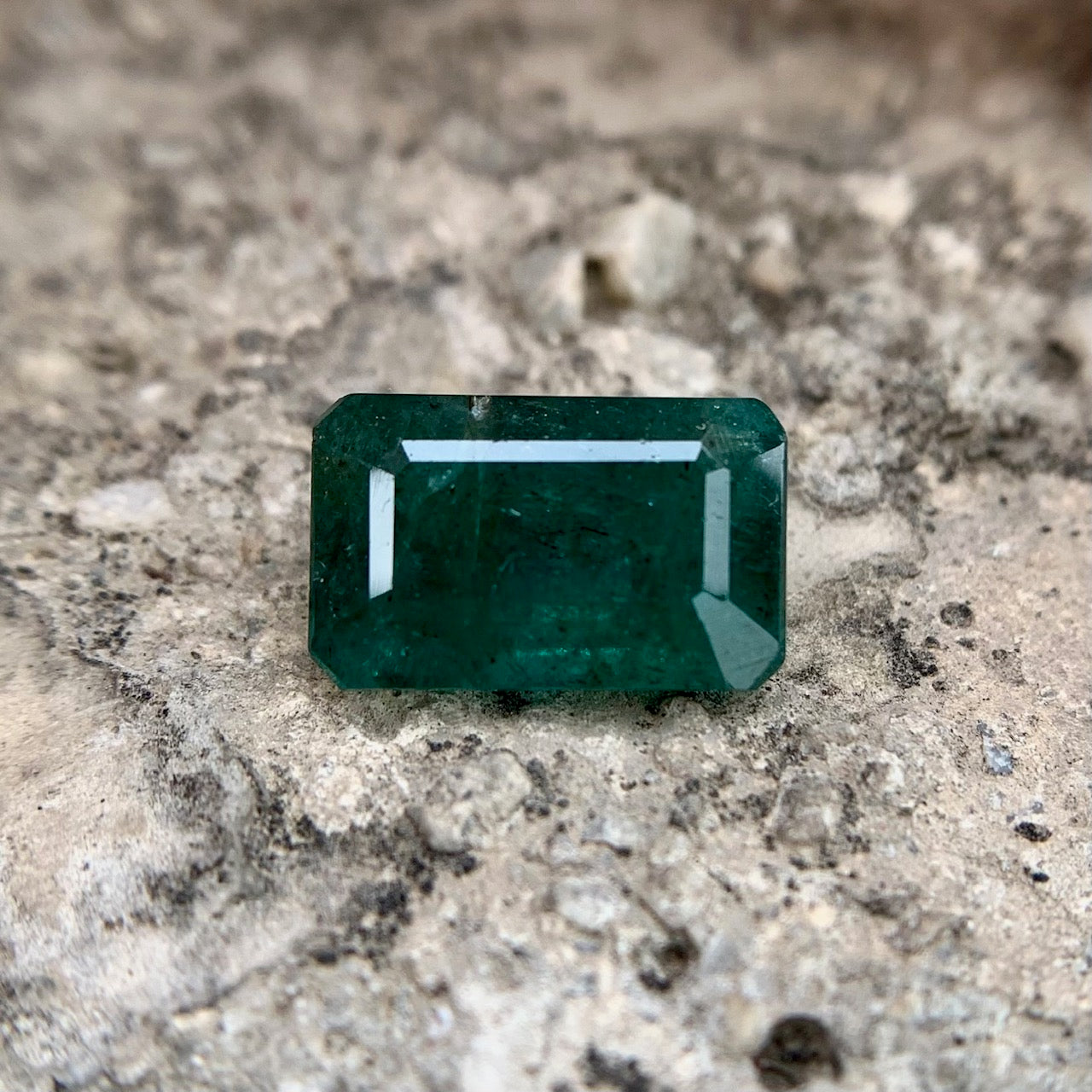 Natural Emerald - 7.25 carat/8.05 Ratti