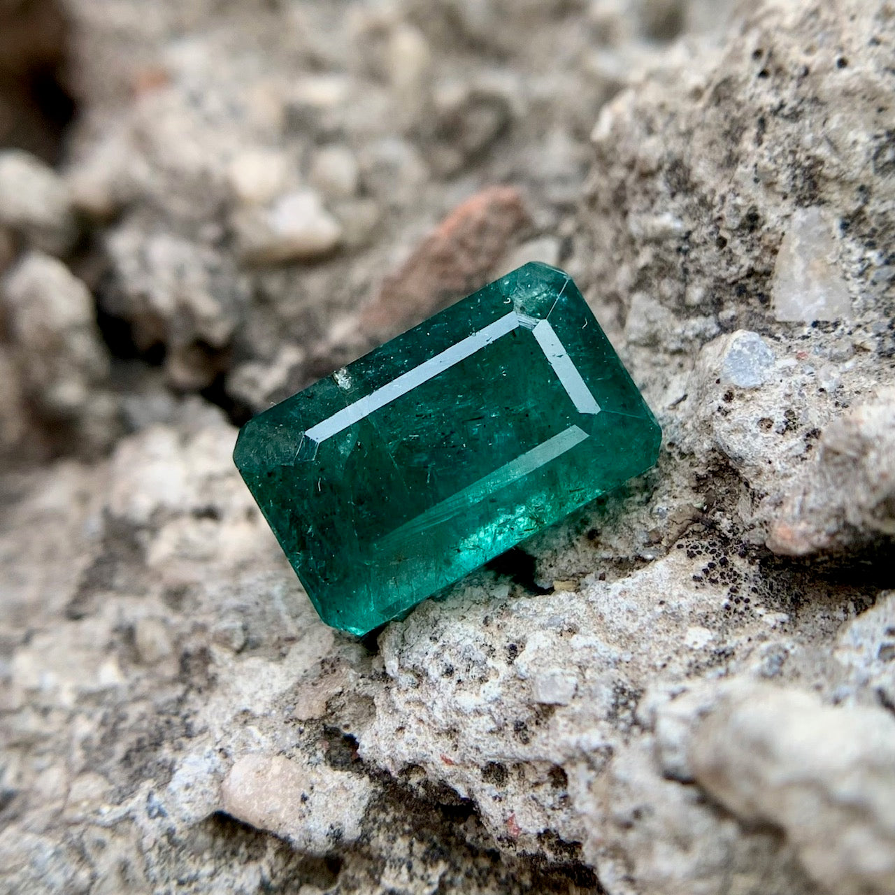 Natural Emerald - 7.25 carat/8.05 Ratti