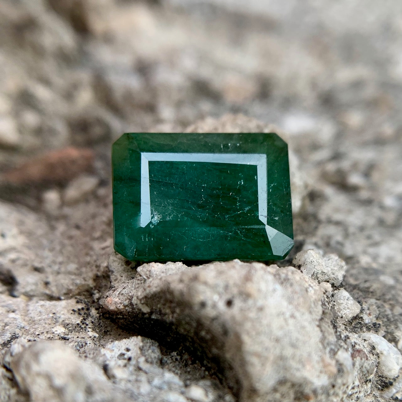 Natural Emerald - 8.40 carat/9.32 Ratti