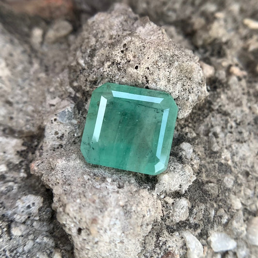 Natural Emerald - 4.25 carat/4.72 Ratti