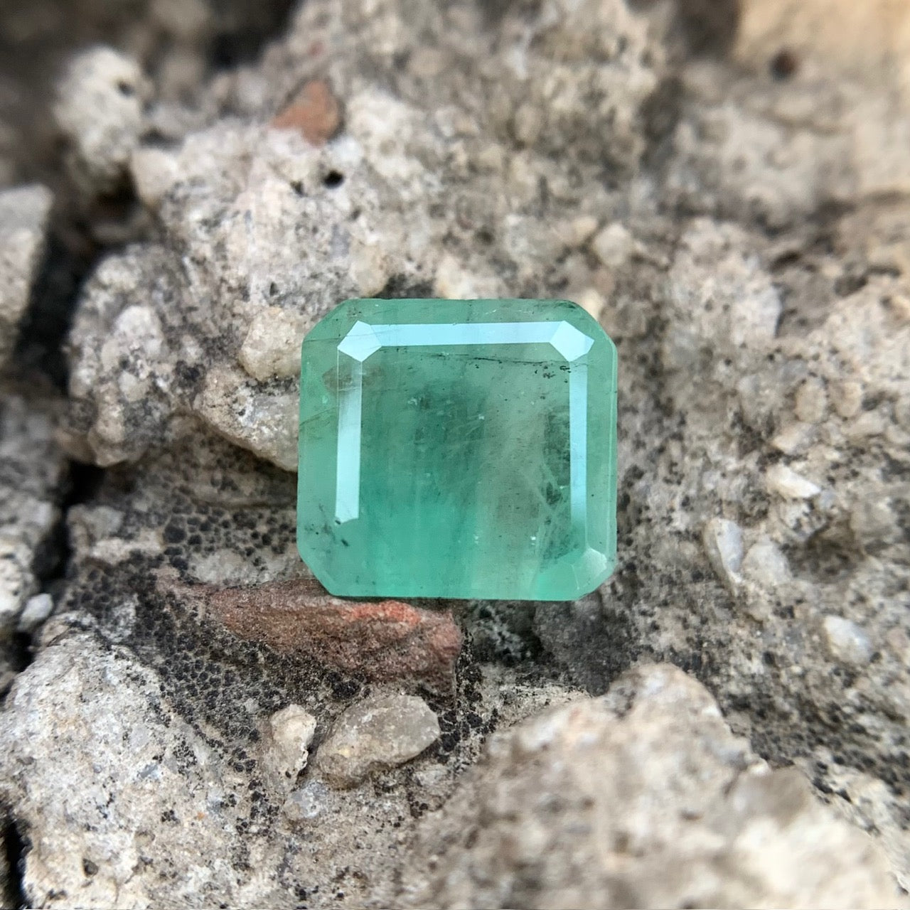 Natural Emerald - 4.25 carat/4.72 Ratti