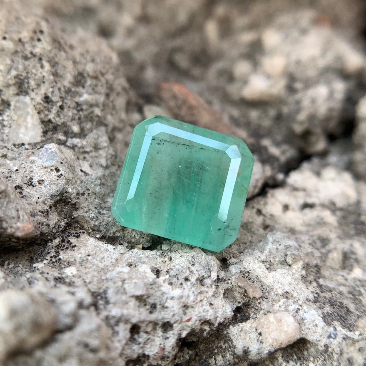 Natural Emerald - 4.25 carat/4.72 Ratti