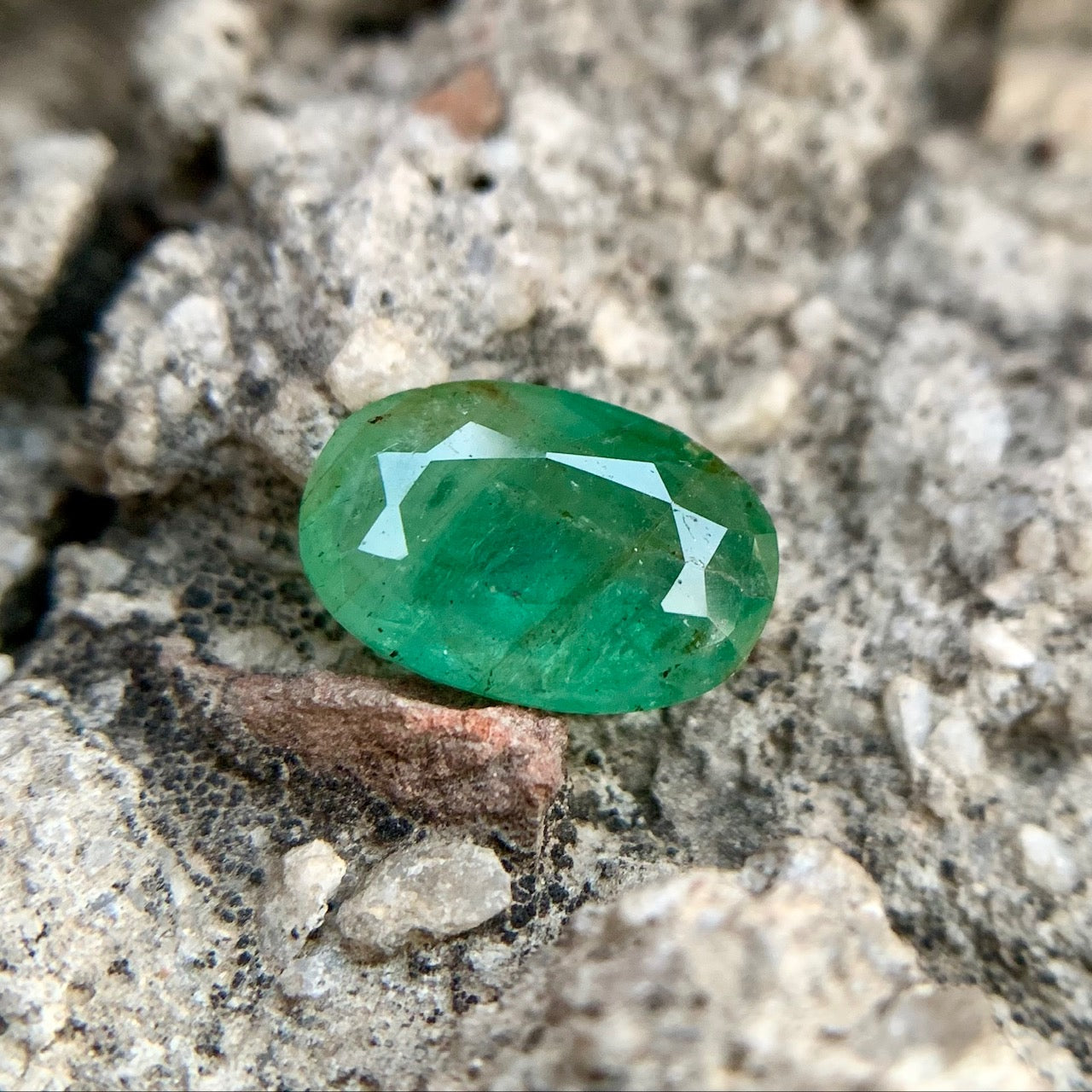 Natural Emerald - 3.25 carat/3.60 Ratti