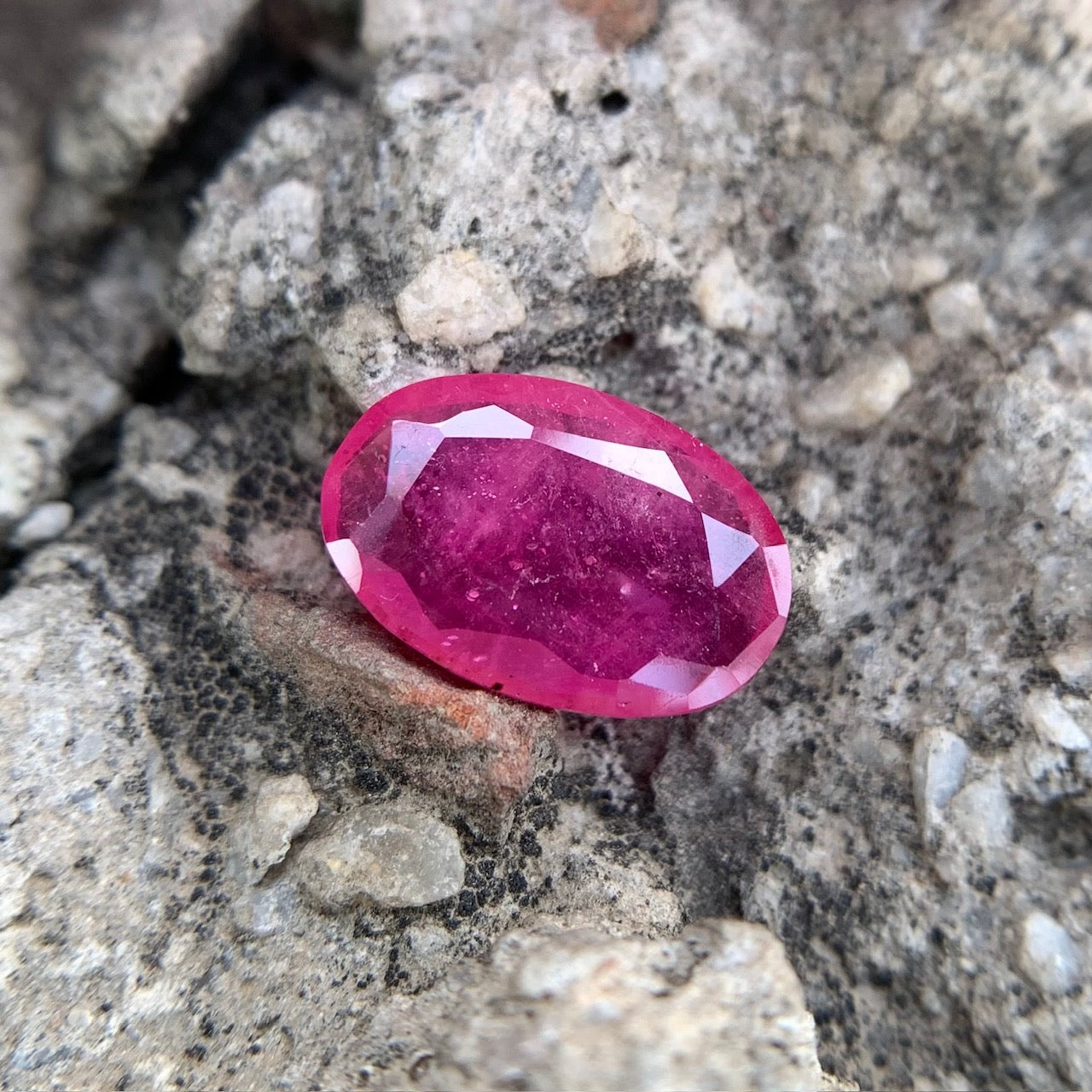 Natural Ruby - 2.80 Carats/3.10 Ratti