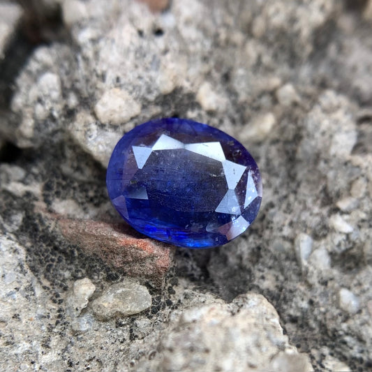 Natural Blue Sapphire - 4.25 Carats/4.72 Ratti