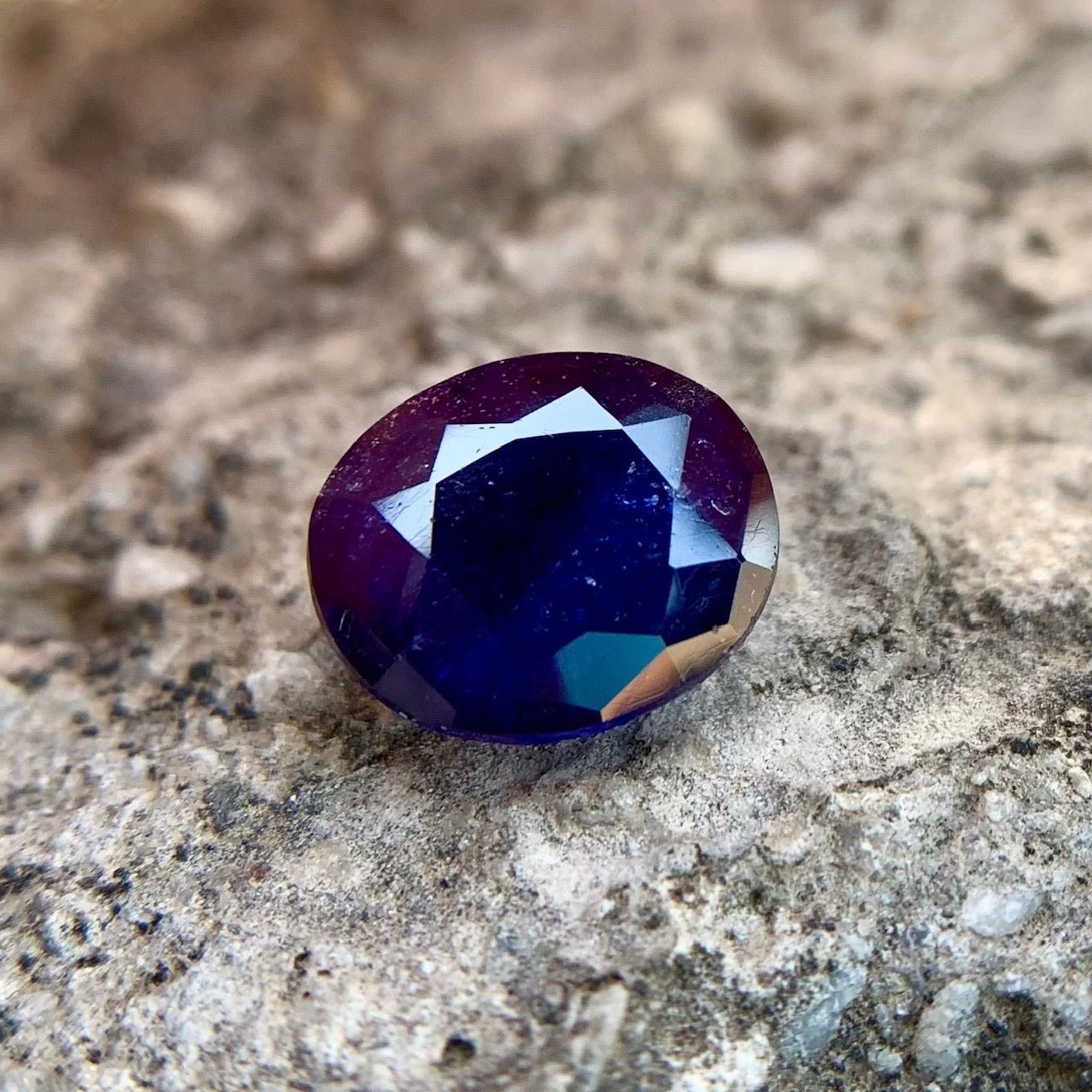 Natural Blue Sapphire - 4.55 Carats/5.05 Ratti