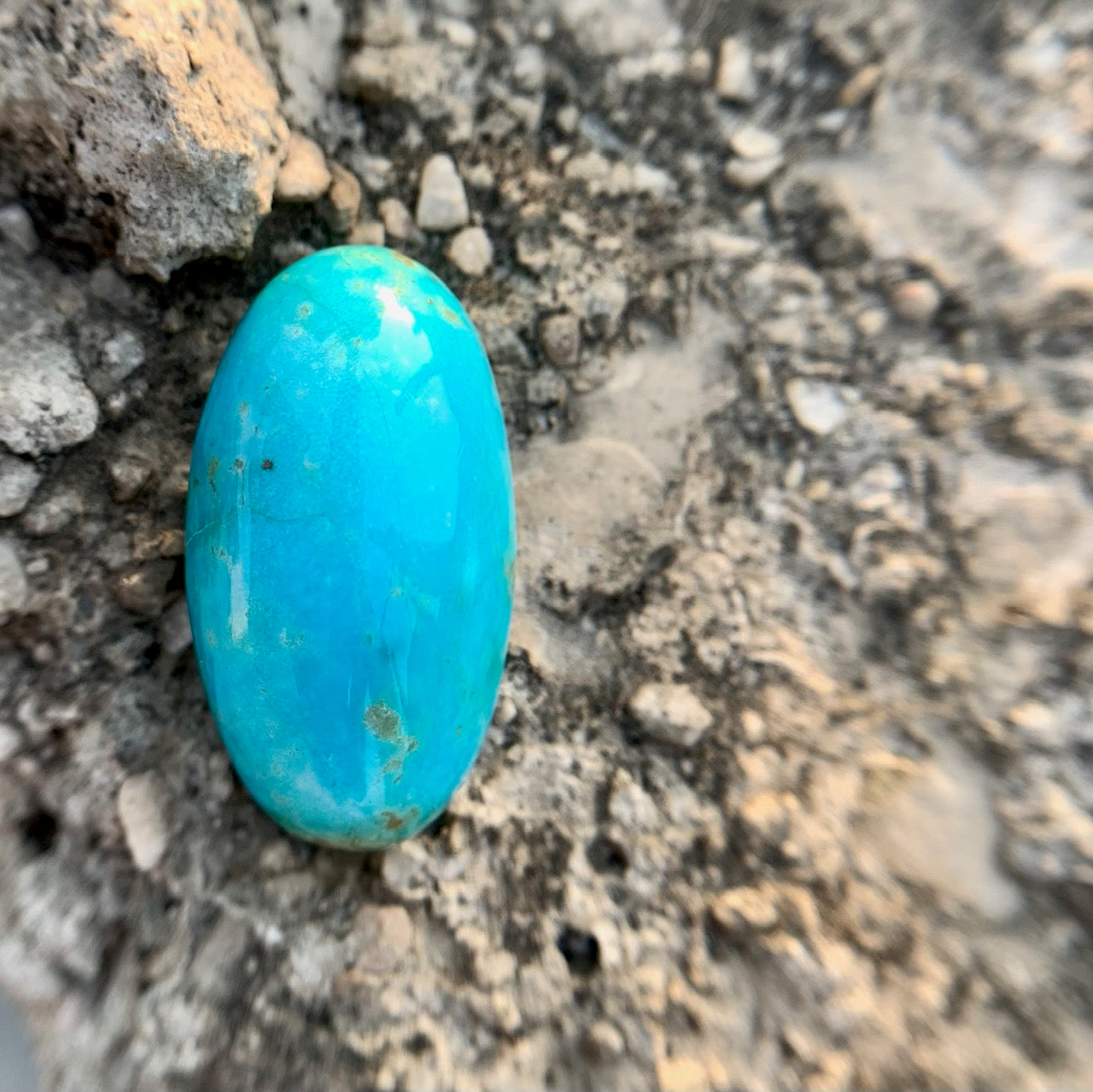 Natural Turquoise - 28.40 Carat/31.52 Ratti