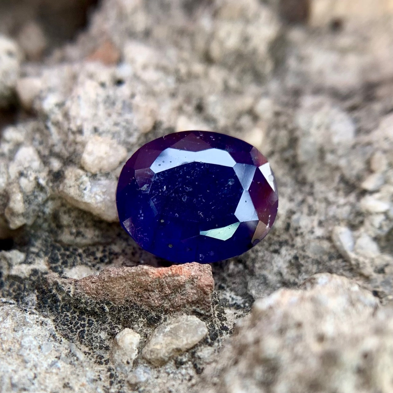 Natural Blue Sapphire - 4.40 Carats/4.90 Ratti