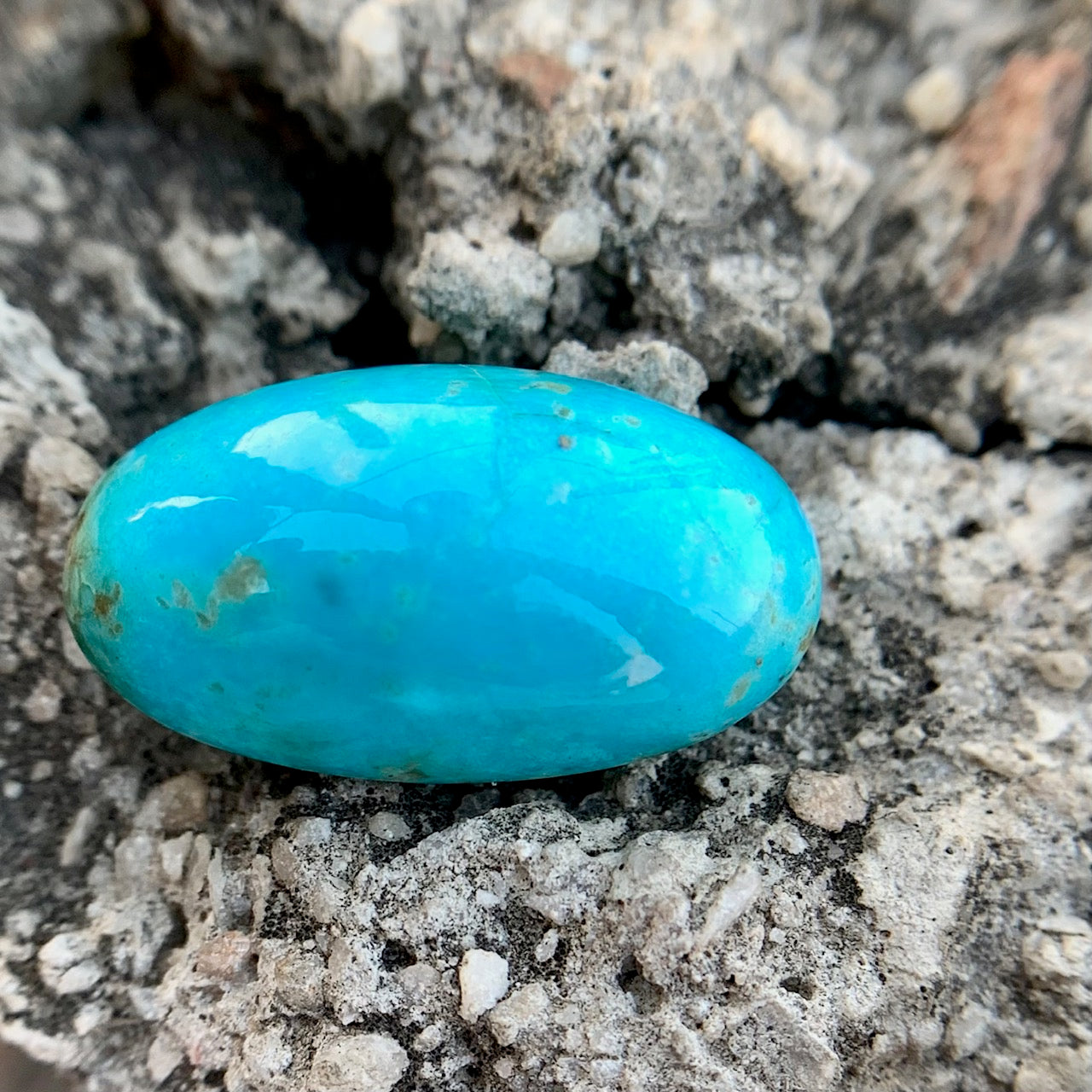 Natural Turquoise - 28.40 Carat/31.52 Ratti