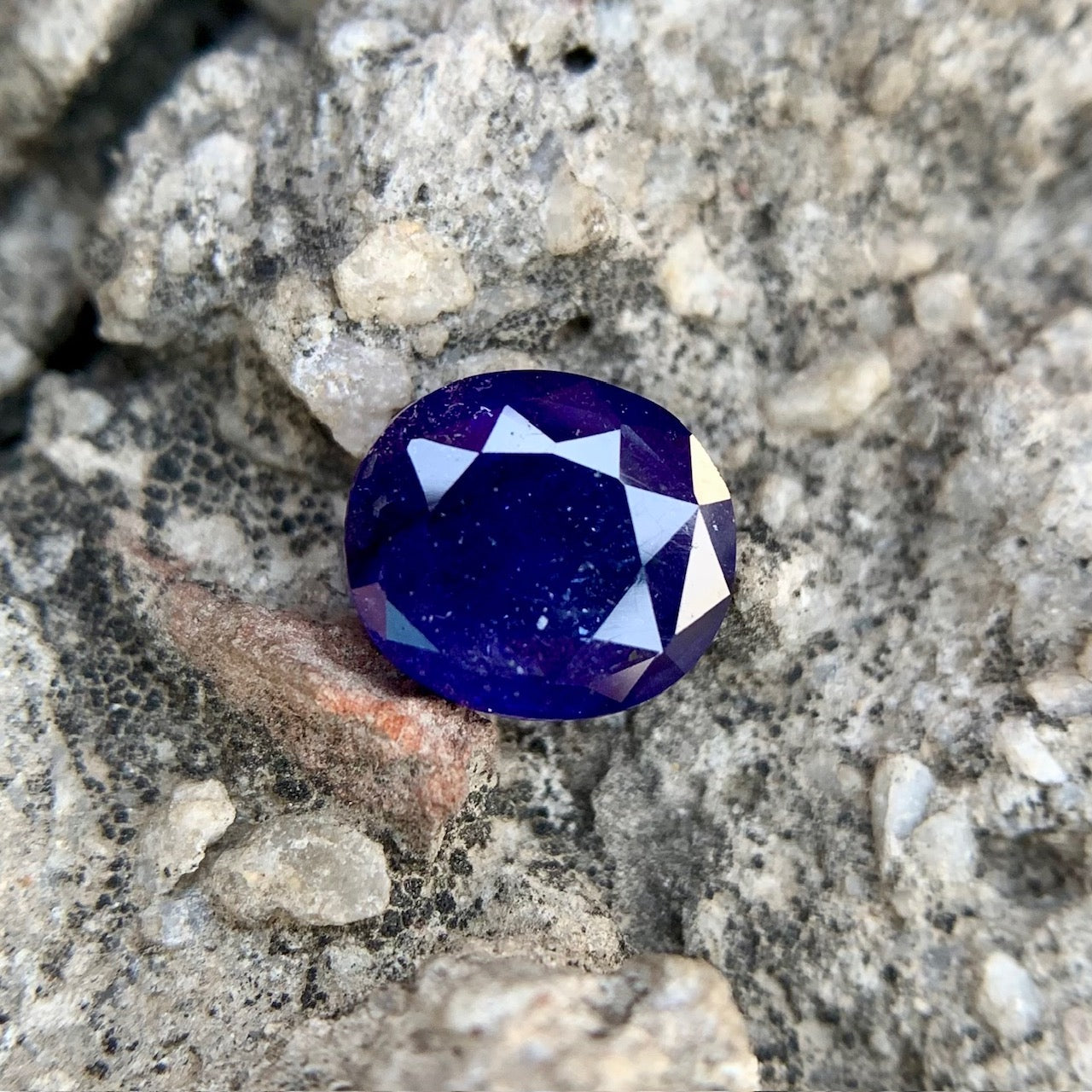 Natural Blue Sapphire - 3.70 Carats/4.10 Ratti