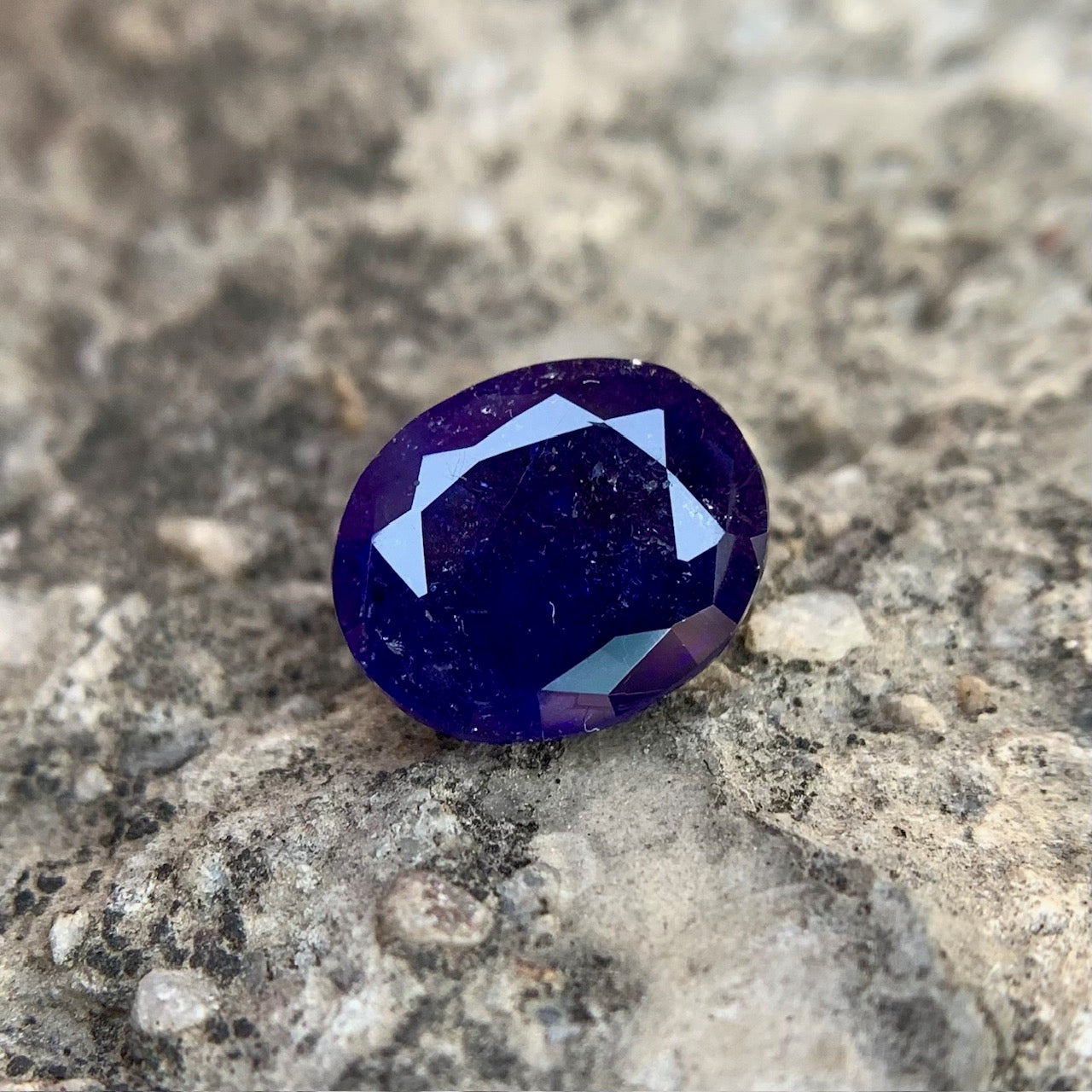 Natural Blue Sapphire - 5.00 Carats/5.55 Ratti