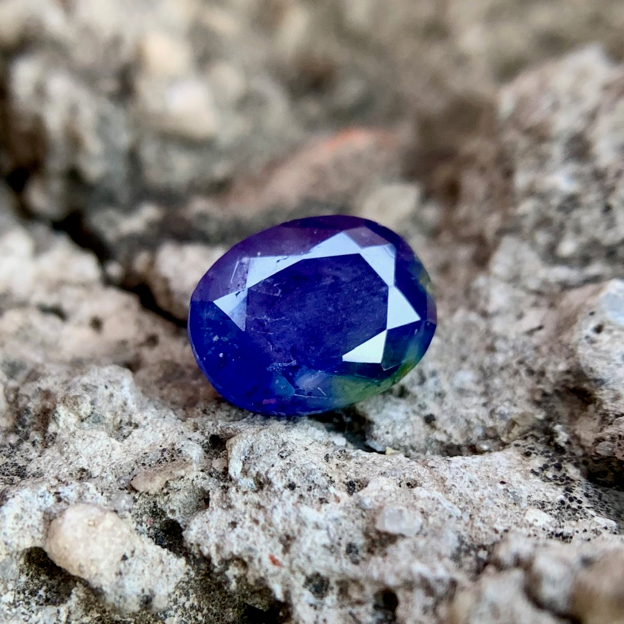 Natural Blue Sapphire - 4.05 Carats/4.50 Ratti