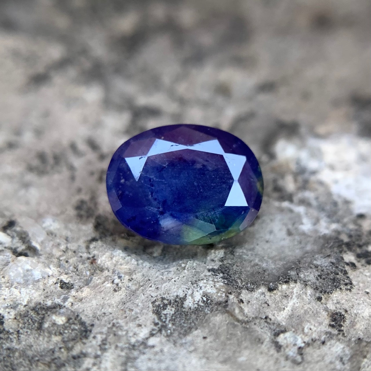 Natural Blue Sapphire - 4.05 Carats/4.50 Ratti