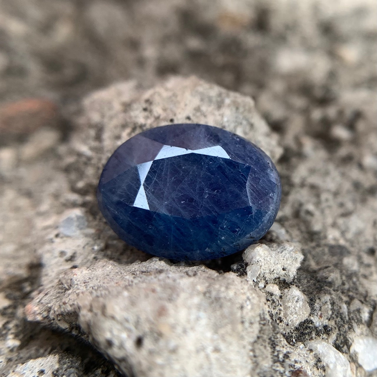 Natural Blue Sapphire - 8.20 Carats/9.10 Ratti