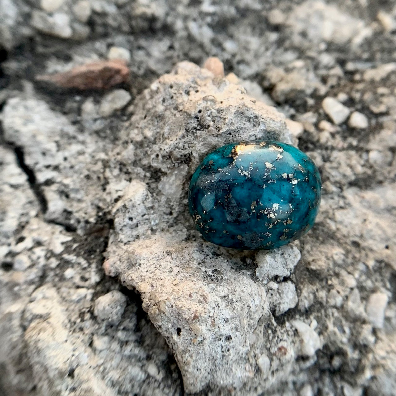 Natural Turquoise - 6.90 Carat/7.66 Ratti