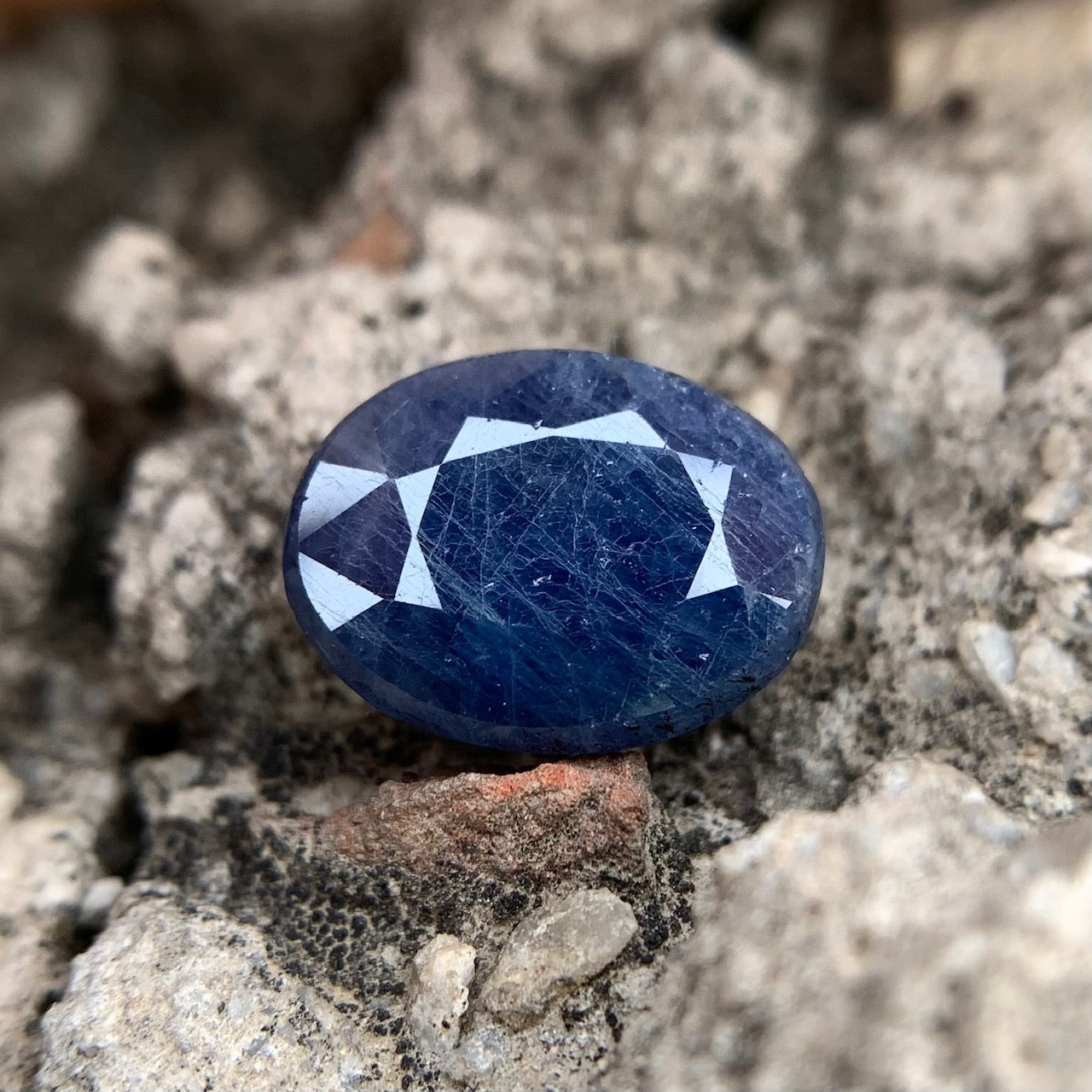 Natural Blue Sapphire - 8.20 Carats/9.10 Ratti