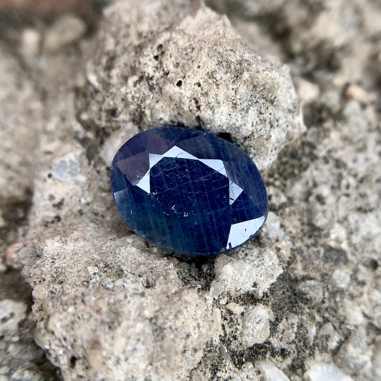 Natural Blue Sapphire - 5.35 Carats/6.00 Ratti