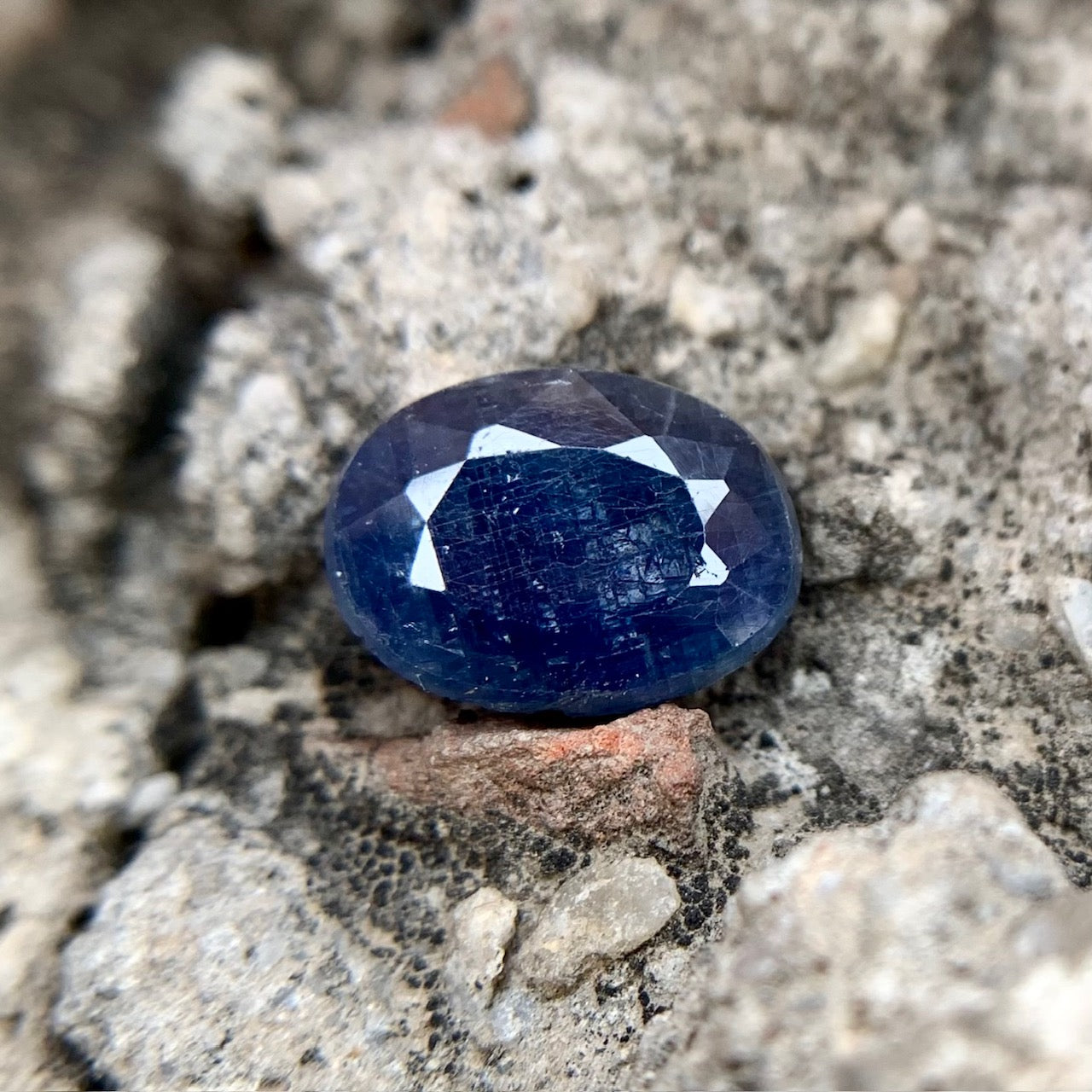 Natural Blue Sapphire - 4.65 Carats/5.16 Ratti