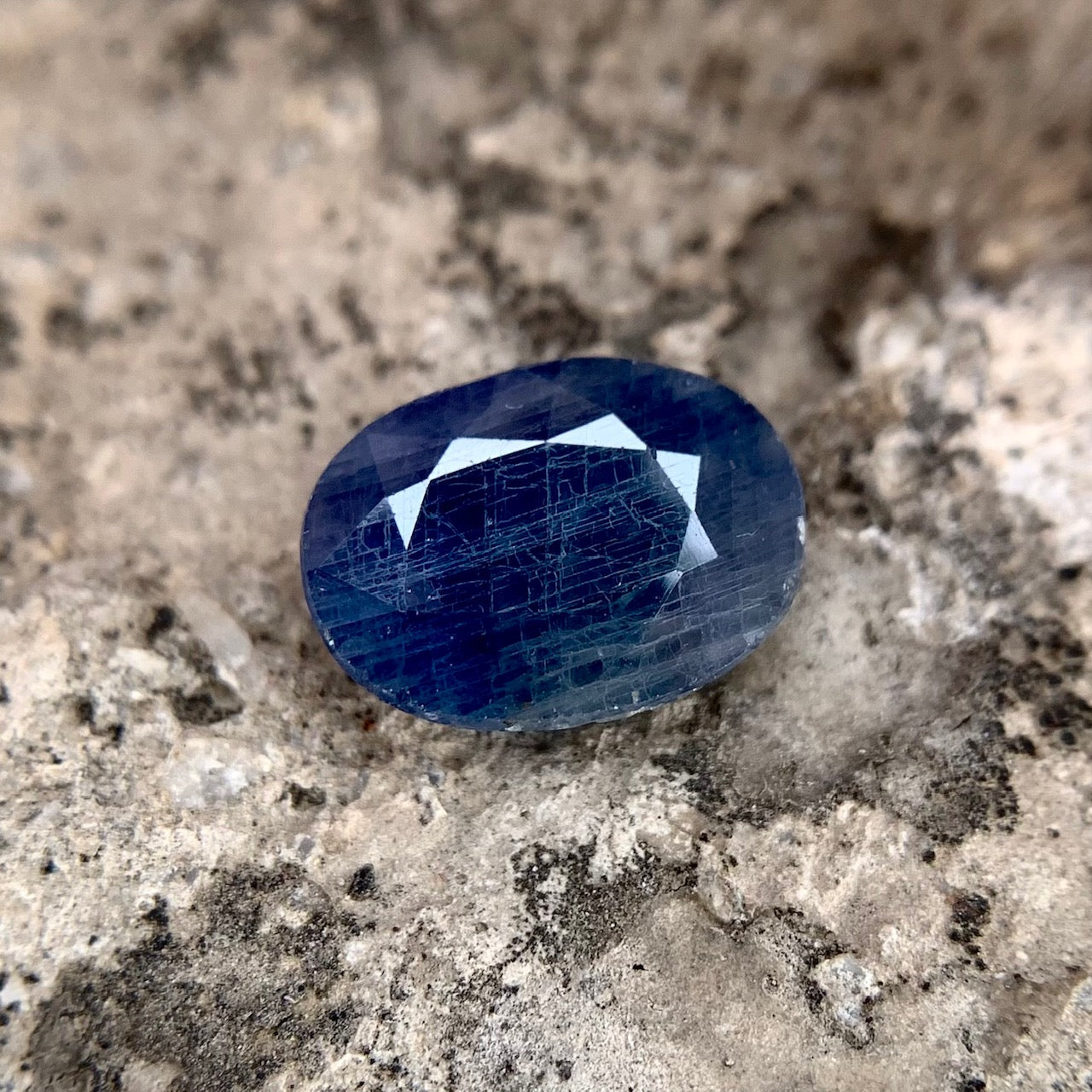 Natural Blue Sapphire - 5.60 Carats/6.22 Ratti