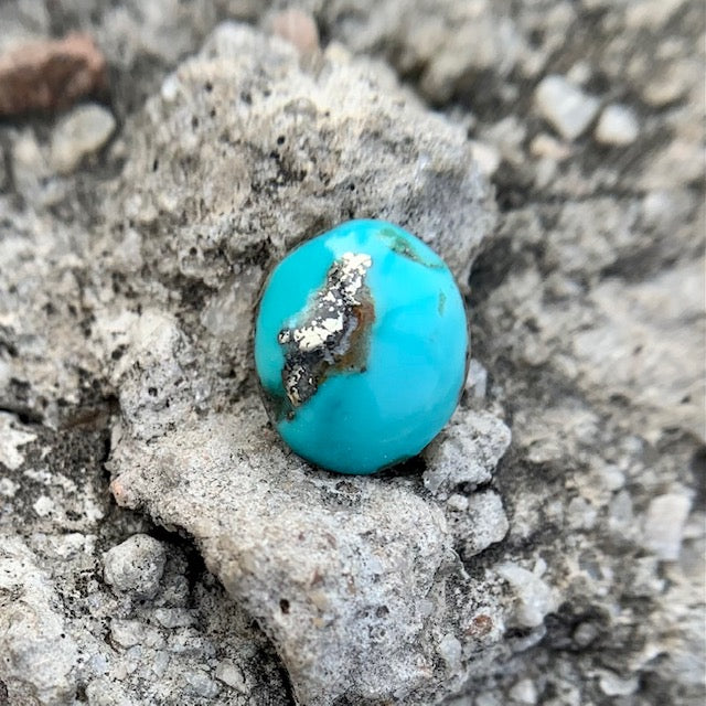 Natural Turquoise - 4.85 Carat/5.38 Ratti